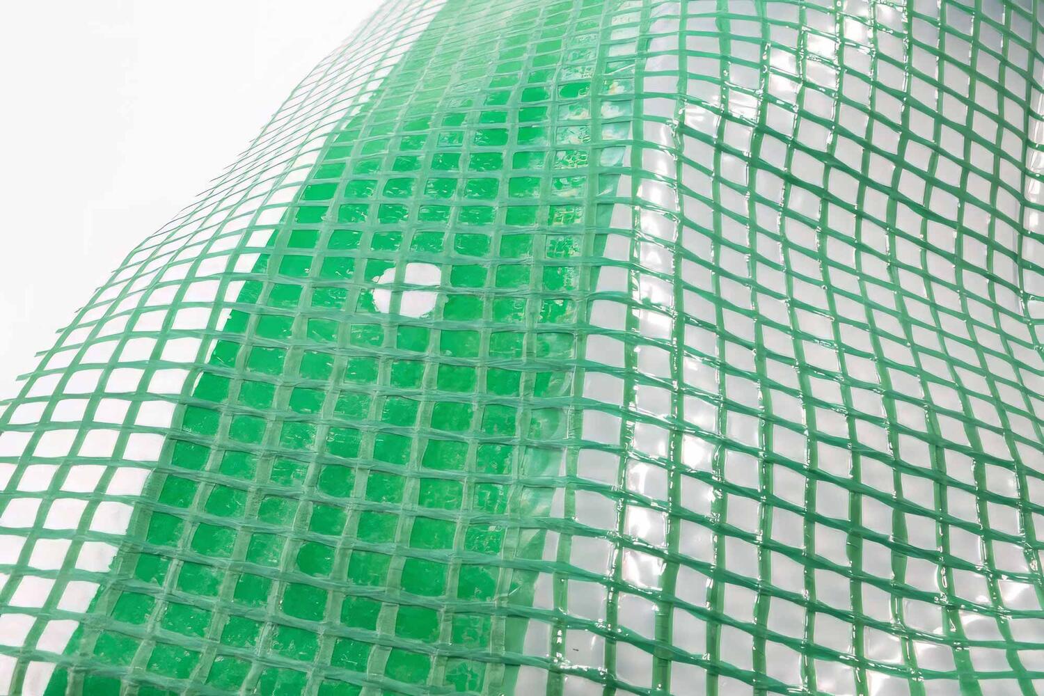 Gitterplane 3,00 x 3,00 m transparent mit grnem Gitter 250 g/m mit Nagelrand verstrkt gefaltet UV-stabil